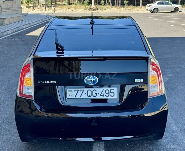 Toyota Prius-10