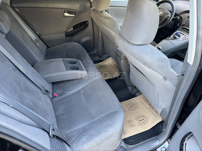 Toyota Prius-14