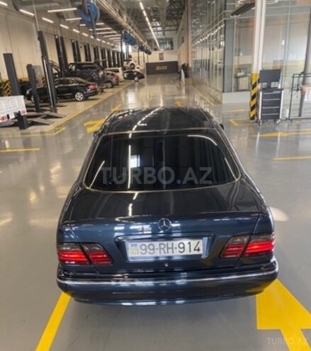 Mercedes E 320-3