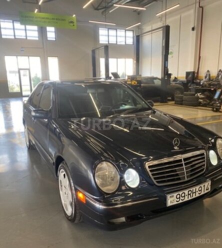 Mercedes E 320-1
