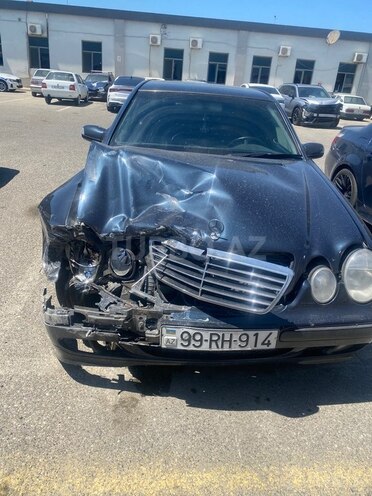 Mercedes E 320-7