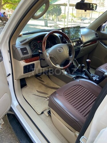 Toyota Land Cruiser Prado-13