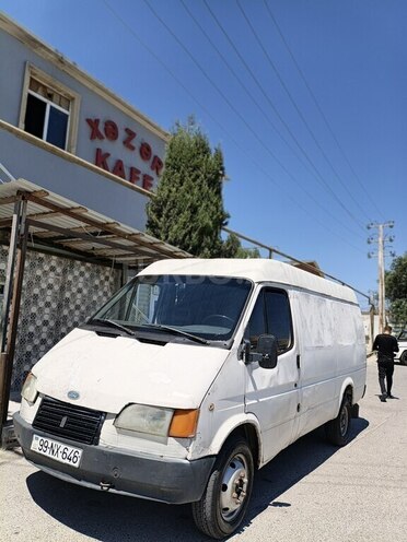 Ford Transit-4