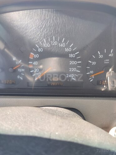 Mercedes C 200-11
