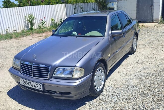 Mercedes C 200-1