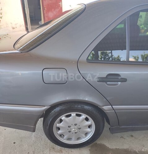Mercedes C 200-7