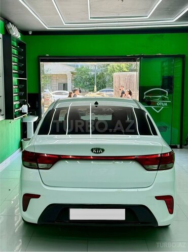 Kia Rio-5