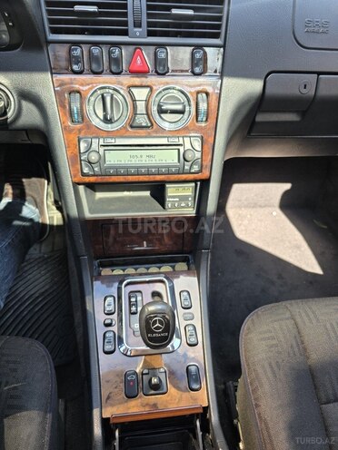 Mercedes C 220-12