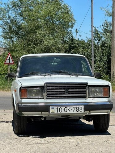 LADA (VAZ) 2107-1