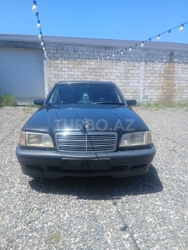 Mercedes C 220-1
