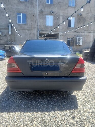 Mercedes C 220-2