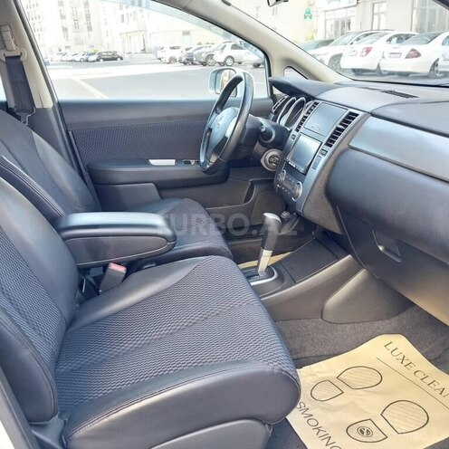 Nissan Tiida-7