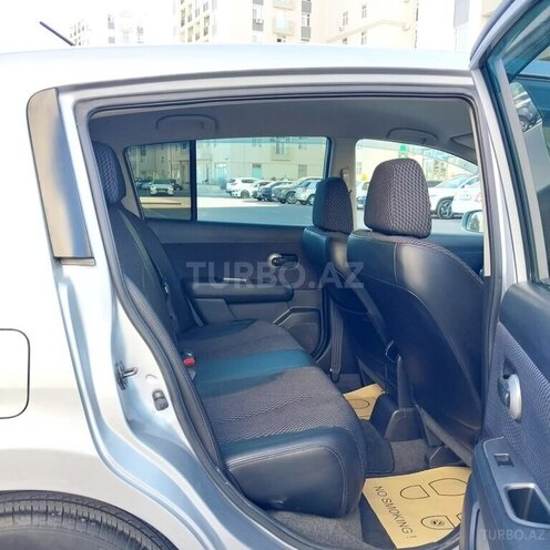 Nissan Tiida-8