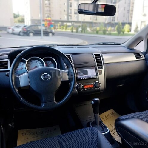 Nissan Tiida-9