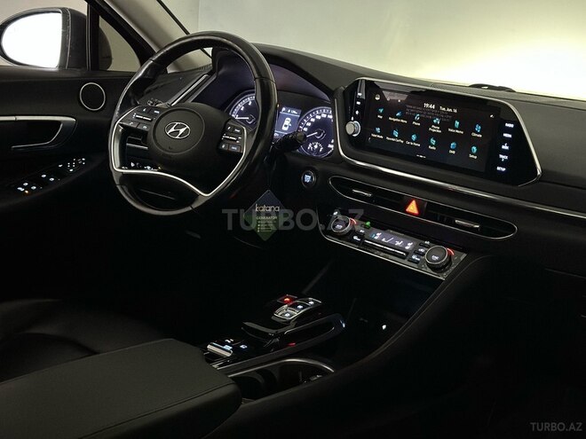 Hyundai Sonata-13