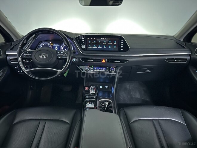 Hyundai Sonata-16