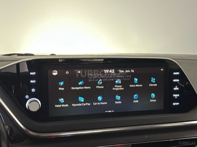 Hyundai Sonata-26