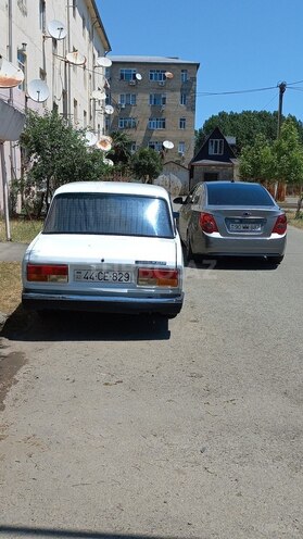 LADA (VAZ) 2107-2