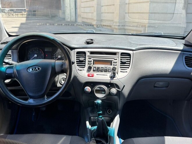 Kia Rio-8