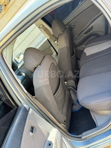 Kia Rio-9
