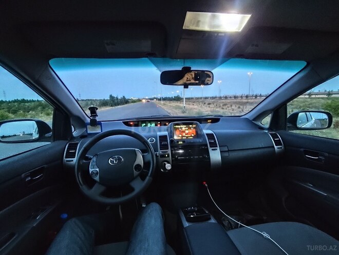 Toyota Prius-11
