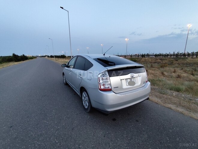 Toyota Prius-8