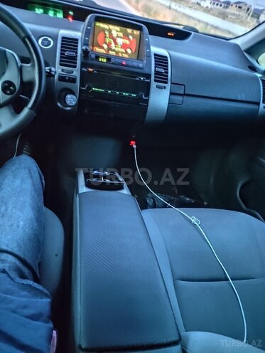 Toyota Prius-12