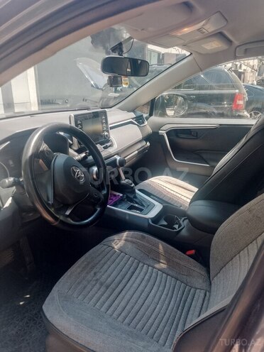Toyota RAV4-7