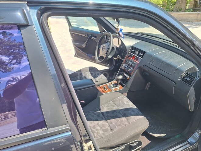 Mercedes C 200-17