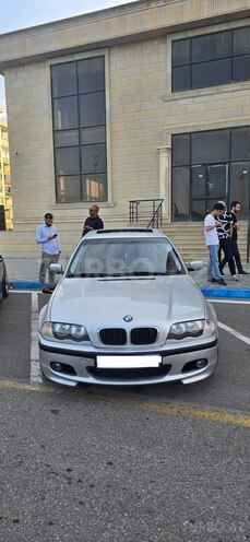 BMW 320-1