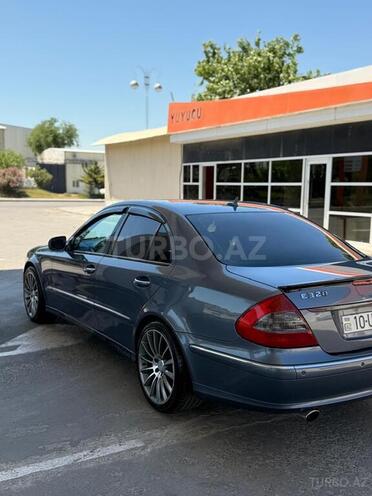 Mercedes E 320-5