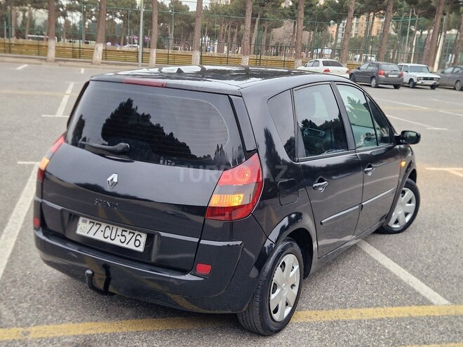 Renault Scenic-12