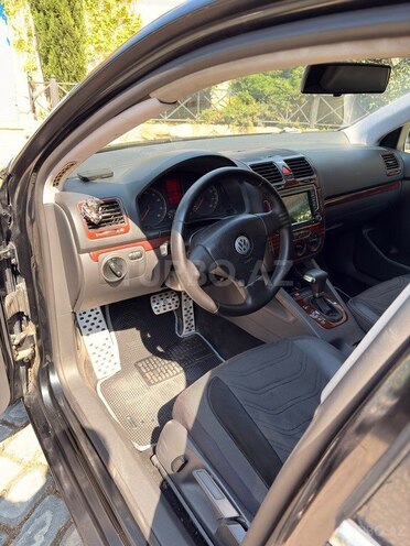 Volkswagen Jetta-5