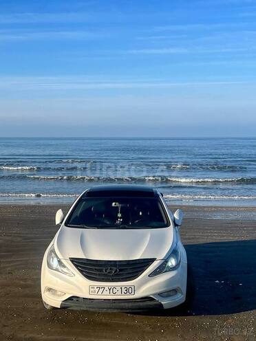 Hyundai Sonata-14