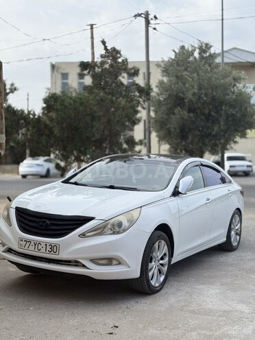 Hyundai Sonata-12