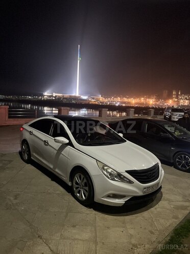 Hyundai Sonata-15