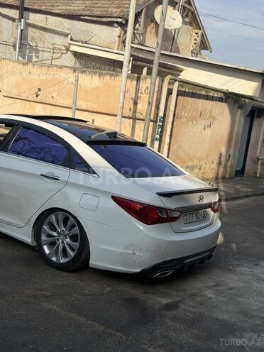 Hyundai Sonata-5