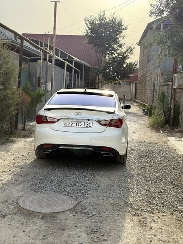 Hyundai Sonata-13