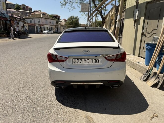 Hyundai Sonata-2