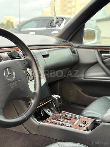 Mercedes E 240-6