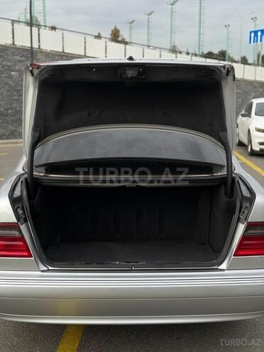 Mercedes E 240-10