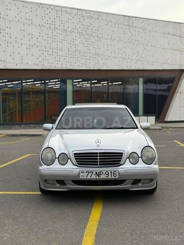 Mercedes E 240-2