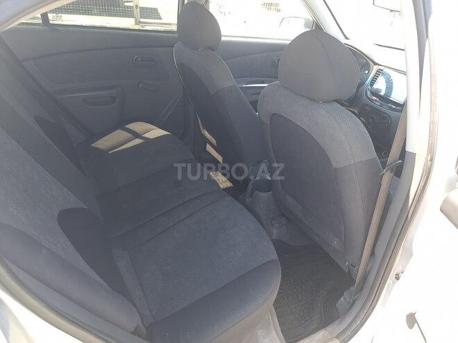 Kia Rio-12