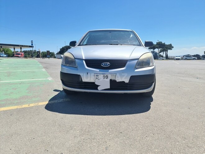 Kia Rio-1