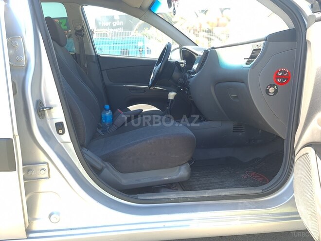 Kia Rio-17