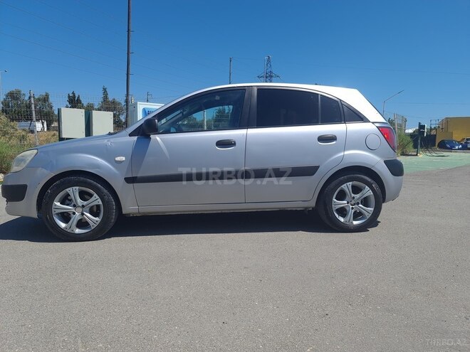 Kia Rio-5