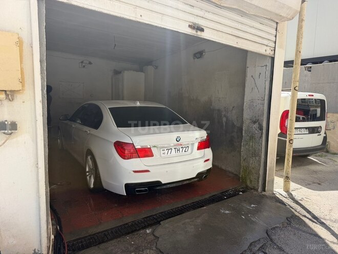 BMW 740-12