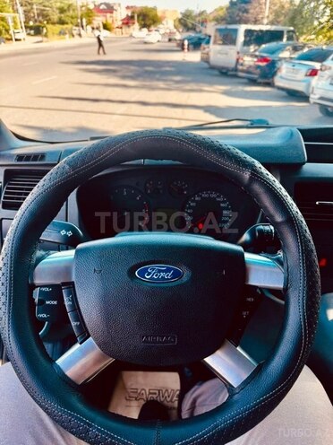 Ford Transit-6