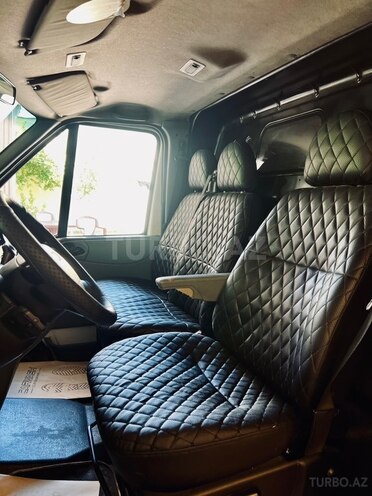 Ford Transit-4