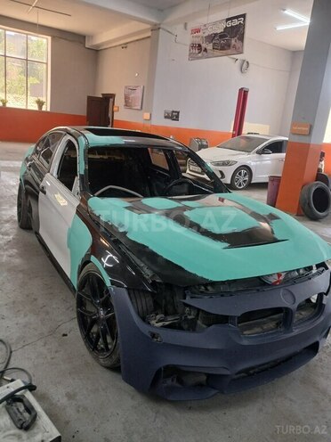 BMW 330-1